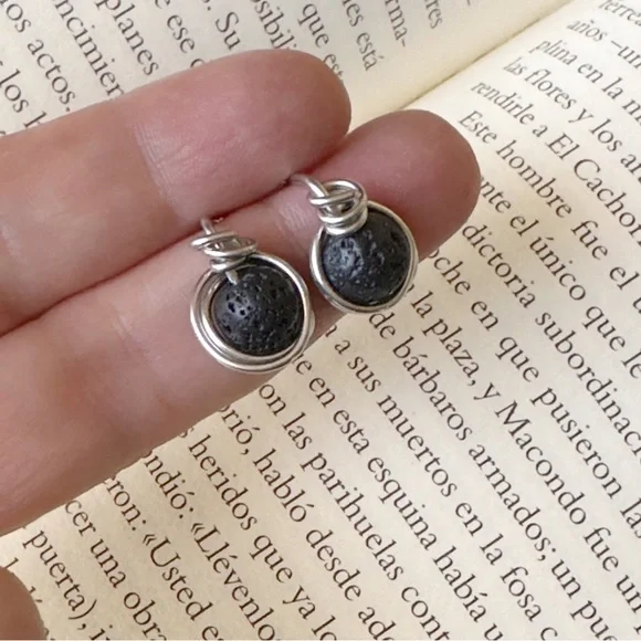 Black lava rock dainty stud earrings/silver/gold lava rock dainty studs - Picture 8 of 12
